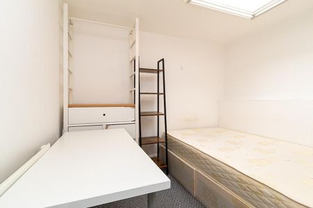 3 bedroom maisonette to rent - Photo 5