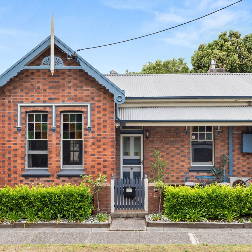 17 Lindsay Street, Hamilton NSW 2303 - House For Rent | Domain - Photo 1