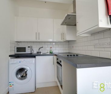 3 bedroom terraced house to rent - Photo 6