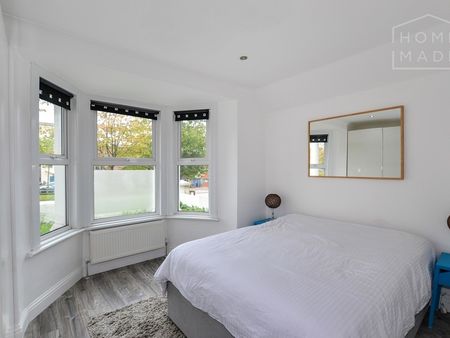 Charlton Church Lane, Greenwich, SE7 - Photo 3