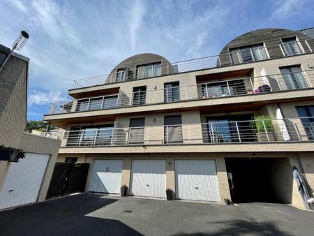 Centraal gelegen, instapklaar appartement met een mooi zonnig terras! - Photo 2