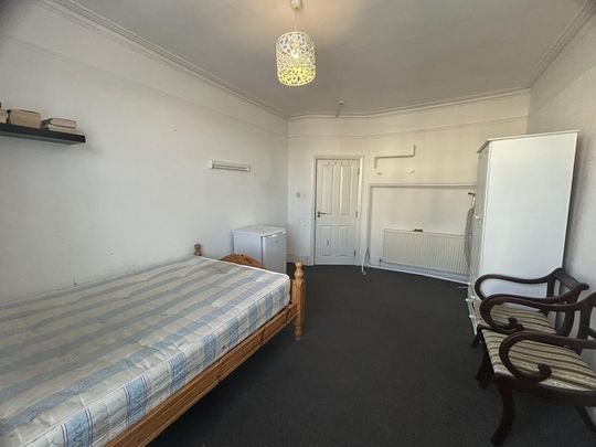 House share to rent - Photo 1