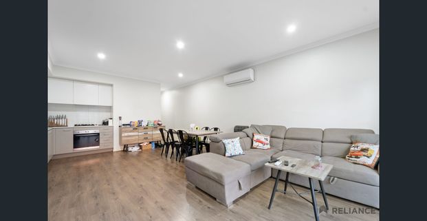 Lovely home in great Location! - Photo 1