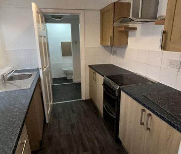 3 bedroom terraced house to rent - Photo 4