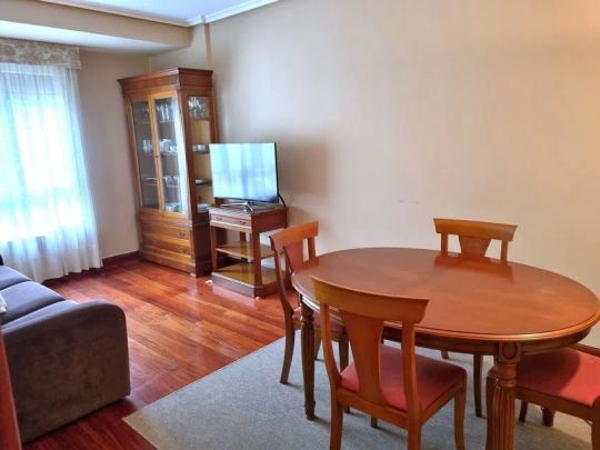 Alquiler de piso en Calle San Francisco - Photo 1