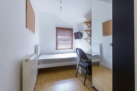 6 bedroom house to rent - Photo 3