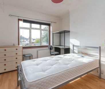 4 bedroom terraced house to rent - Photo 4