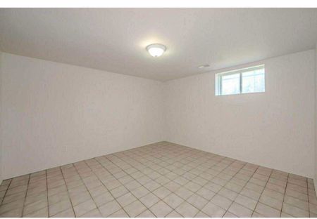 For Lease - 233 Elizabeth Street Unit# Lower, Guelph, Ontario - Photo 4