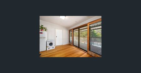 Charming Cottage with Pool & Outdoor Living - Photo 4