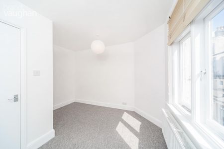 4 bedroom apartment to rent - Photo 3