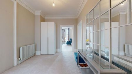 3 bedroom flat to rent - Photo 3