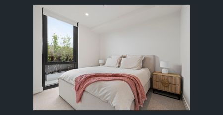 Stunning, Private & Architecturally Designed Oasis in Prime Moonee Ponds - Photo 4