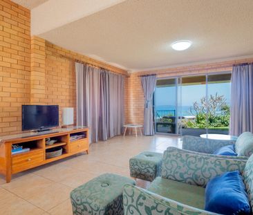 Two-bedroom apartment with Lighthouse Beach views - Photo 1