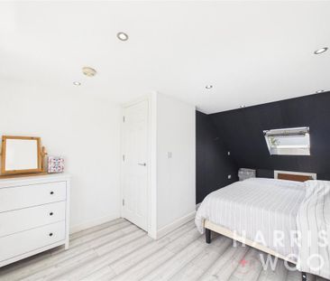 3 bedroom end of terrace house to rent - Photo 2