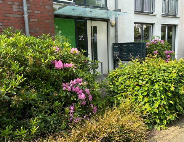 Helle 2-Zimmer-Wohnung mit Loggia in zentraler Lage - 25335 Elmshorn - Foto 1