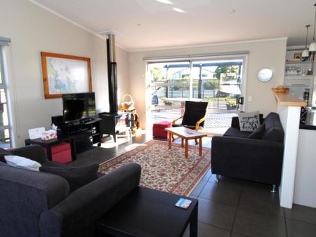 Family fun on Waimare - Photo 2