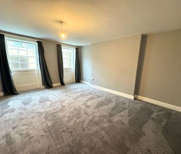 2 bedroom maisonette to rent - Photo 2