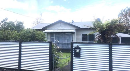 Cosy Two Bedroom Home - Photo 2