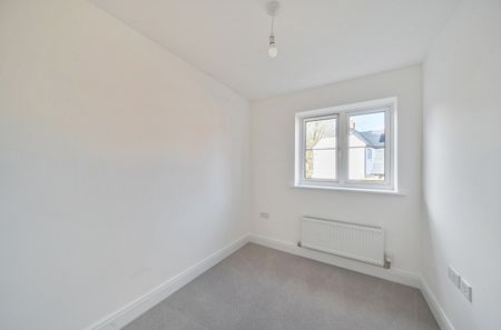 2 bedroom semi-detached house to rent - Photo 4