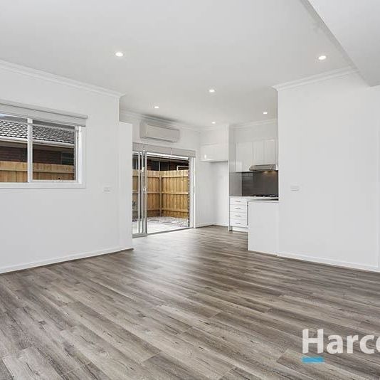 Executive Two Plus Study Modern Townhouse - Photo 1