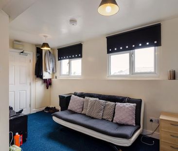 1 bedroom studio apartment to rent - Photo 2