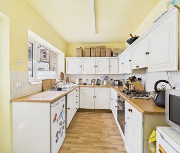 4 bedroom terraced house to rent - Photo 5