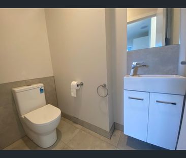 Sleek Modern Near New Two Bedroom Townhouse - Photo 4