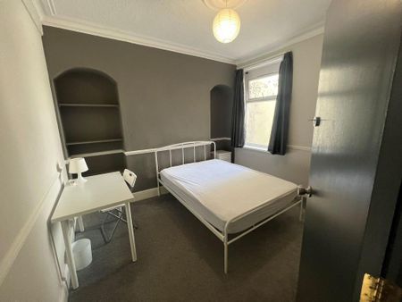 5 bedroom terraced house to rent - Photo 3
