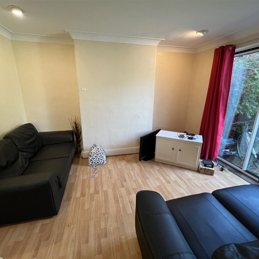 Drummond Avenue, Headingley, LS16 5JZ, Leeds - Photo 1