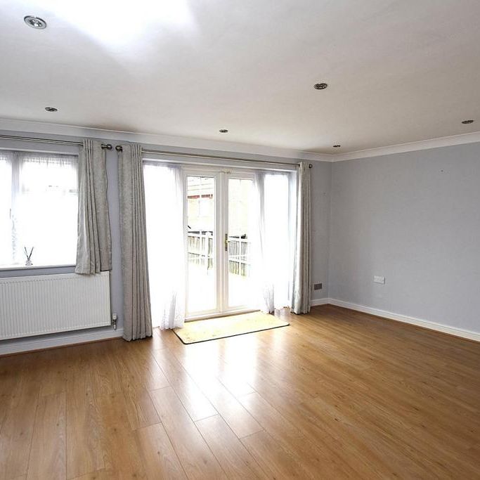 3 bedroom terraced house to rent - Photo 1