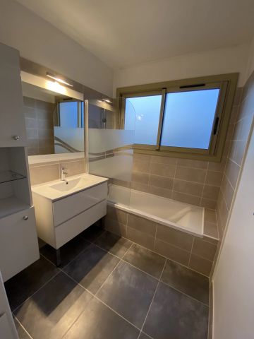 Location Appartement 3 pièces 67m² CAGNES SUR MER 06800 - Photo 4