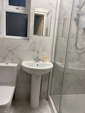 Studio Flat, Athelstan Road, SO19 - Photo 5