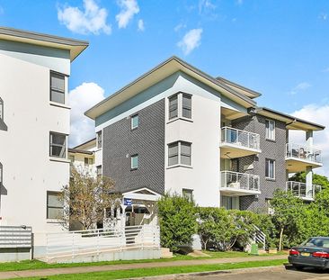 First-Floor Contemporary 3-Bedroom Unit with Lagoon Views - Photo 4