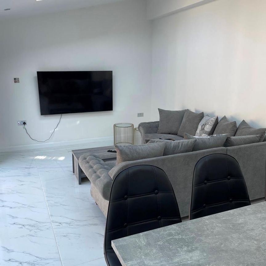 Room in a Shared House, Purneys Road, SE9 - Photo 1