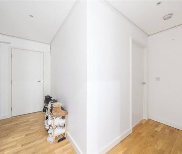 1 bedroom penthouse to rent - Photo 3