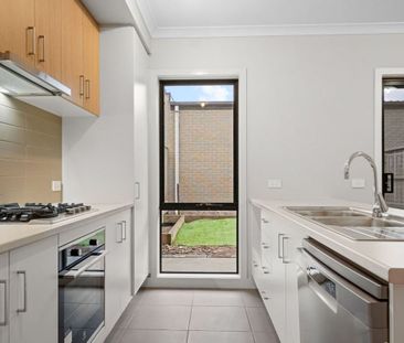 72 English Street, Donnybrook, VIC 3064 - Photo 4