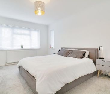 2 bedroom semi-detached bungalow to rent - Photo 3