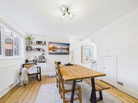 Croft Gardens, Charlton Kings, Cheltenham GL53 - Photo 2