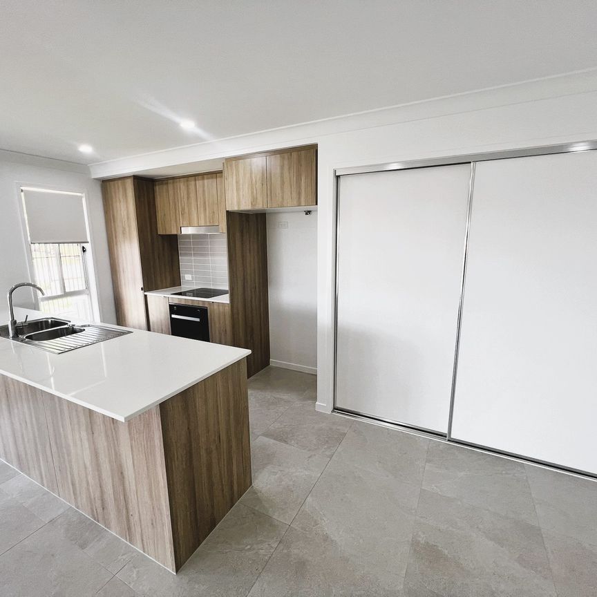 6 Culgoa Crest, Redbank Plains QLD 4301 - House For Rent - $640 | Domain - Photo 1