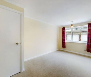 2 bedroom maisonette to rent - Photo 4