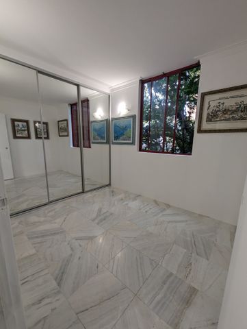 Elizabeth Bay - Photo 3