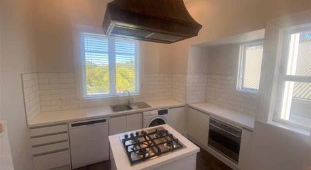 RECENTLY RENOVATED 4x bedroom stand alone property: - Photo 5