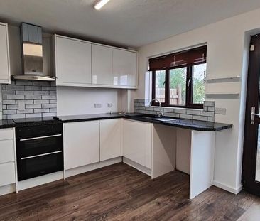 2 bedroom end of terrace house to rent - Photo 4