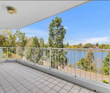 “Stunning River View Apartment with Dual Ensuites, Two Car Spaces, ... - Photo 6