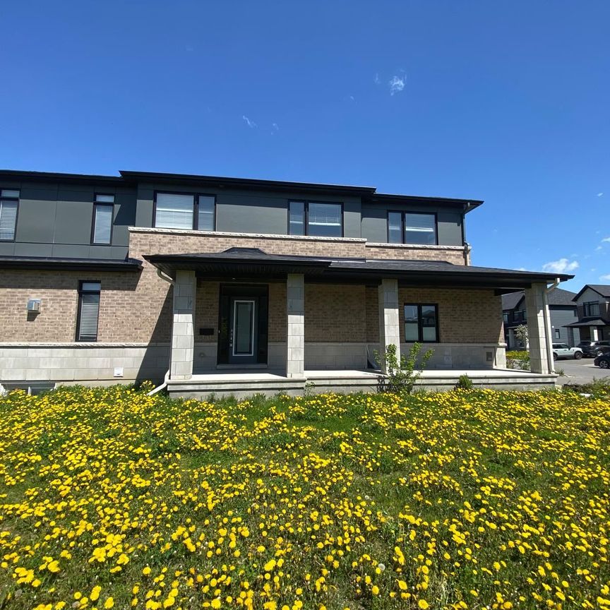 For Lease - 223 ZINNIA Way, Blossom Park - Airport and Area, Ontario - Photo 1