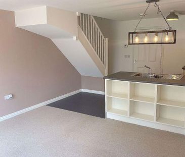 2 bedroom terraced house to rent - Photo 2