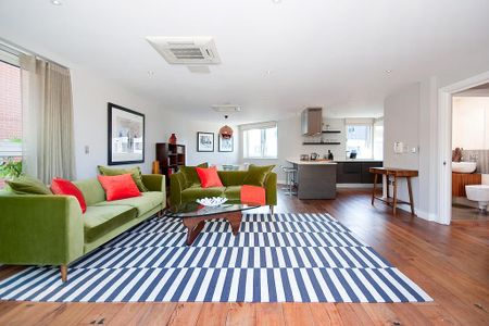 2 bedroom penthouse to rent - Photo 2