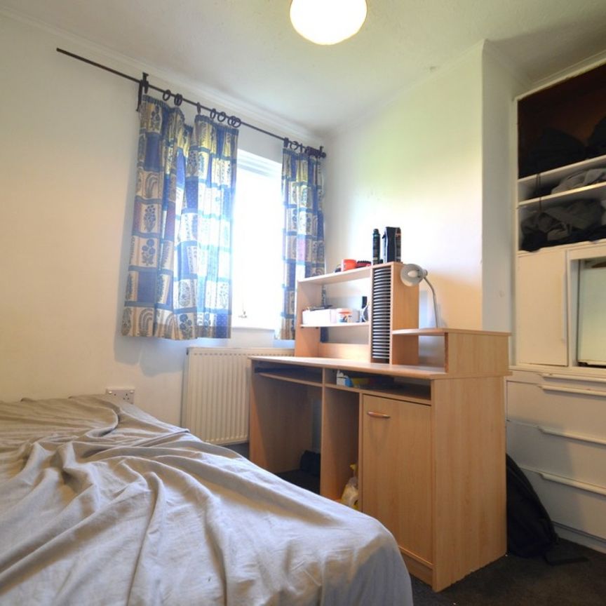 5 bedroom Semi-detached house to rent - Photo 1