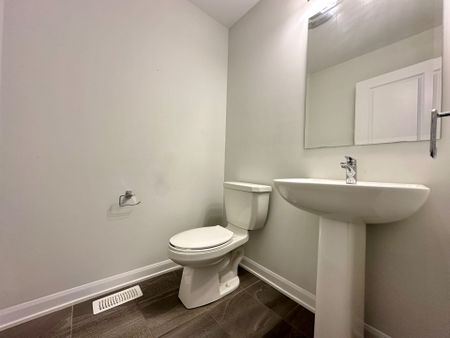 For Lease - 2032 Caltra Crescent, Barrhaven, Ontario - Photo 5