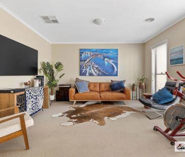 Effortless Living in a Quiet Court Location - Photo 5